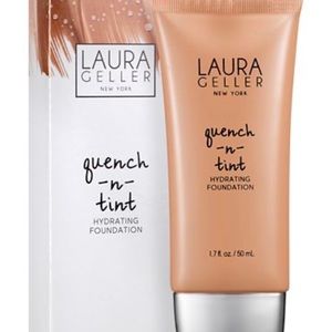 Hydrating foundation in Medium